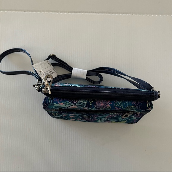 NWT Sakroots Corin Flap Smartphone Royal Blue Seascape Crossbody Wristlet - Picture 6 of 15